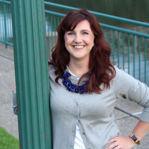 Meet your Posher, Amanda - Picture 2 of 2